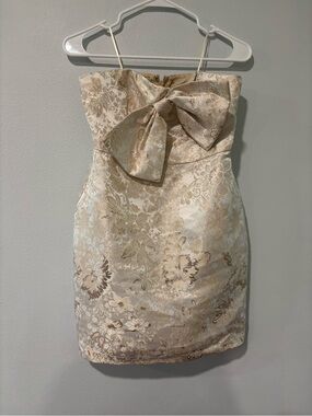 Sugar Lips Small Strapless Bow-Front Jacquard Cocktail Dress - Champagne